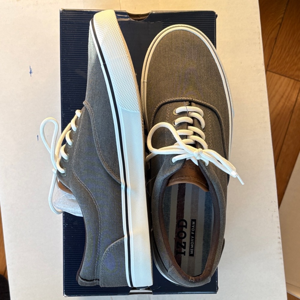 Izod Rangley Memory Foam Men's Gray and White Sneakers Deck Shoes
